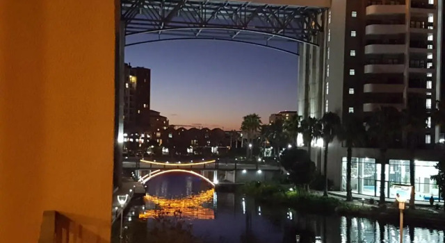 Апартаменты Waters Edge 103