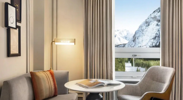 Четырёхместный номер Standard Fairmont Banff Springs Gold Experience