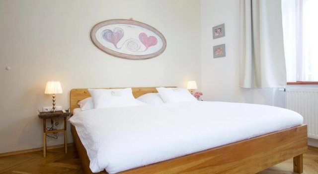 Penzion U Muzea, Book Hotel Hoteller i Jizera Mountains med parkering, Parkering