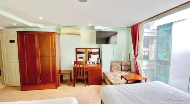 Четырёхместный семейный номер Standard Art Deluxe Hotel