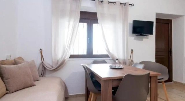 Atalanti Seaside Junior Suites