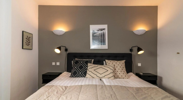Newly renovated 3 bedroom apt next to Puerto Banús, Забронировать Отель Отели Марбелья с парковкой, рядом с Casino Marbella, Парковка