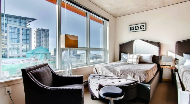 Speechless In Seattle! #1 Location - 2BR - Free Parking! (VR1), Забронировать Дом для отпуска Коттеджи Сиэтла, рядом с Seattle Great Wheel, Коттедж
