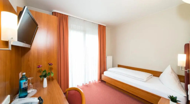 Hotel Restaurant Vater Rhein, Забронировать Отель Вёрт-на-Рейне 