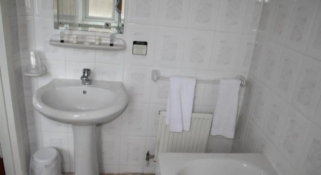 Standard single cameră Uno Thames Hotel Maidenhead -Reopened Brand New Again -FREE PARKING