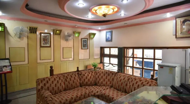 Mid City Hotel by OYO Rooms, Забронировать Отель Хисар штат Харьяна, рядом с Hisar Railway Station