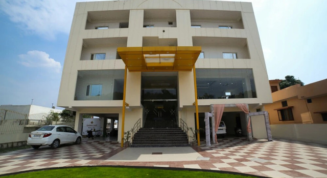 Capital O 37423 Golden Leaf, Rezervovat Hotel Hotely v Uttarakhand s parkováním, Parkování
