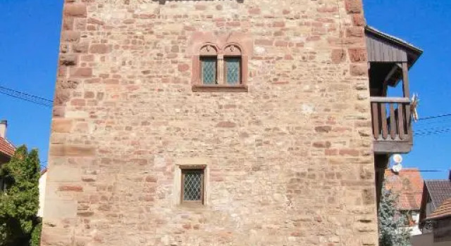 Vue sur l'art roman, Забронировать Отель Отели Alsace Wine Route с парковкой, Парковка