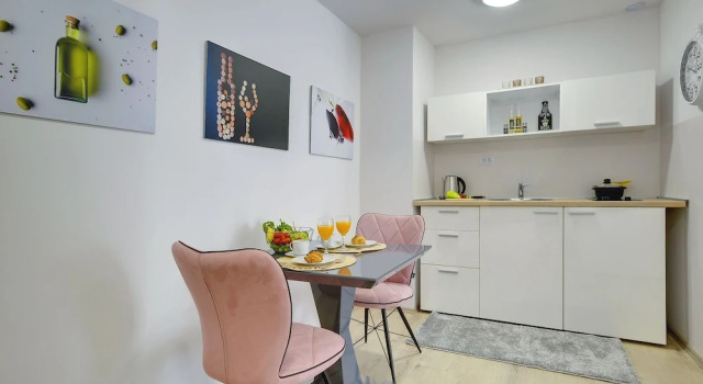 Студия с балконом D&A Amphitheatre Apartments with free parking