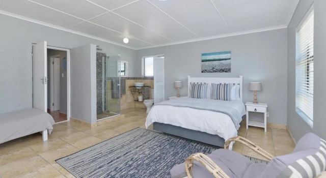 Коттедж Struisbaai Holiday Home