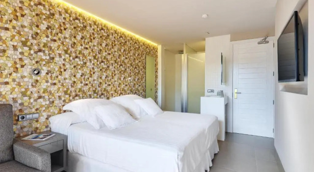 Двухместный номер с видом на бассейн Occidental Ibiza - All Inclusive