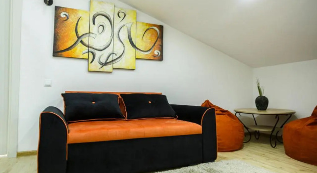 Maris Smart House, Забронировать Отель Чугурети Тбилиси, рядом с Tеатр имени Марджанишвили