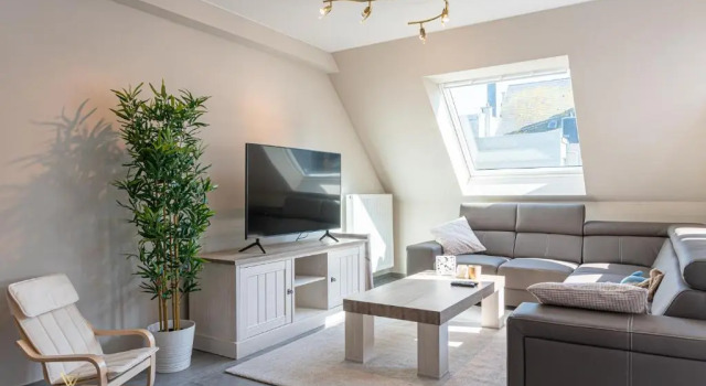 Spacious apartment in the heart of Ostend near the sea, Rezerwuj Apartament Hotele w Bruksela z parkingiem, Parking