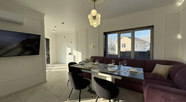RentPlaza on Kirzavod street-6, Prenota Casa vacanze Hotel a Samara con piscina, Piscina