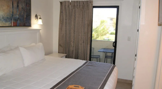 Апартаменты 123 Fully Furnished 1BR Suite-Prime Location! by RedAwning