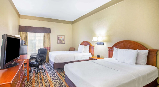 Четырёхместный номер Standard La Quinta by Wyndham Belton - Temple South