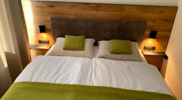 Luxury Apartment With Shared Sauna in Center Mariapfarr, Rezerwuj Apartament Hotele w Salzburg z parkingiem, Parking