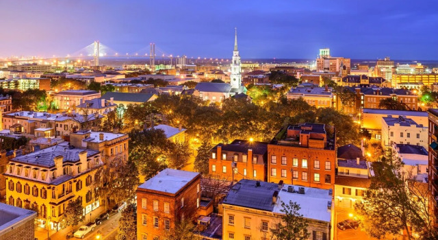 Upgraded In-town Gem: Private Patio & Parking 2 Bedroom Home, Buchen Sie Ferienhaus Savannah Georgia