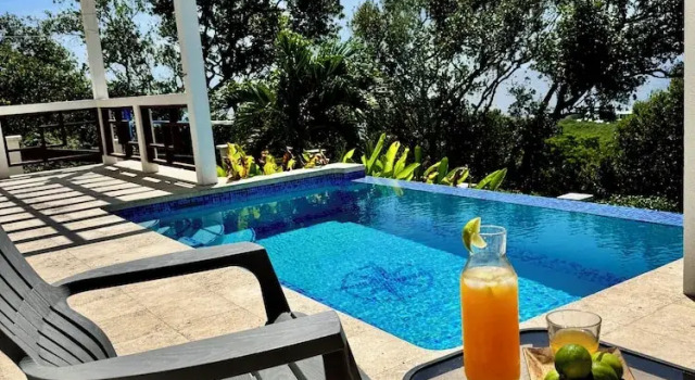 Roatan Infinity Pool and Ocean View Apartment, Book Apartment Arrozal Roatan