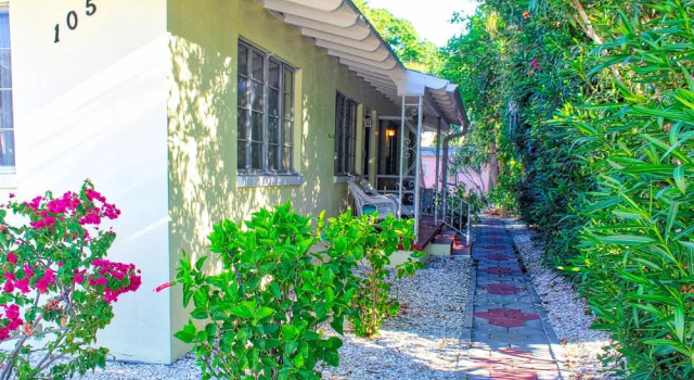 Pass-a-grille Beach Cottage 105-17b by Tech Travel, Book Feriehus Villaer i Pass-a-Grille, Villa
