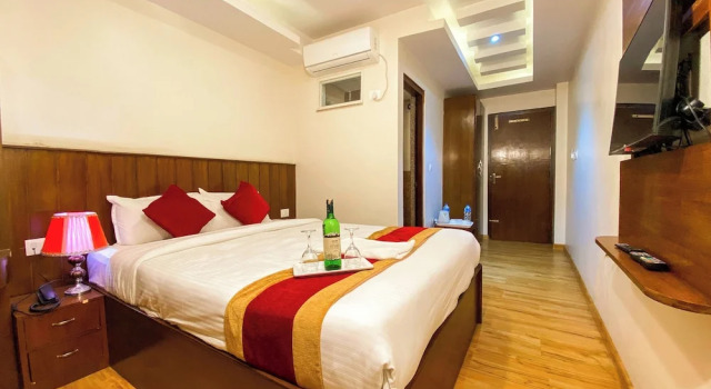 Семейный номер Standard c 1 комнатой с балконом и с видом на город Hotel Abi International