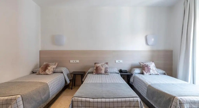 Трёхместный номер Hostal Castilla II Puerta del Sol