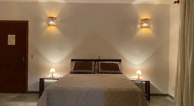 Pousada Villa Dorinha Suites Spa, Забронировать Курортный отель Отели Нова-Лима с бассейном, Бассейн