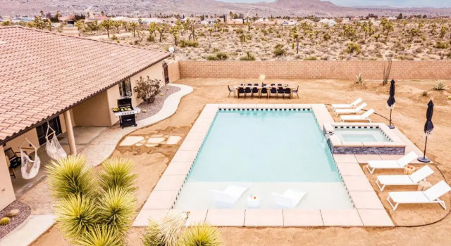 Коттедж с 6 комнатами Flora by Avantstay Modern & Private Desert Oasis on Large Grounds w/ Pool & Bocce Ball!