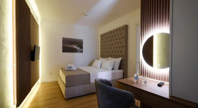 Hotel LoRa, Забронировать Отель Земун Белград