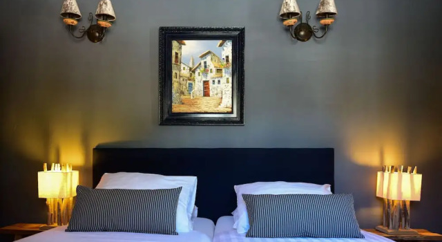 1144 Villa la Perla