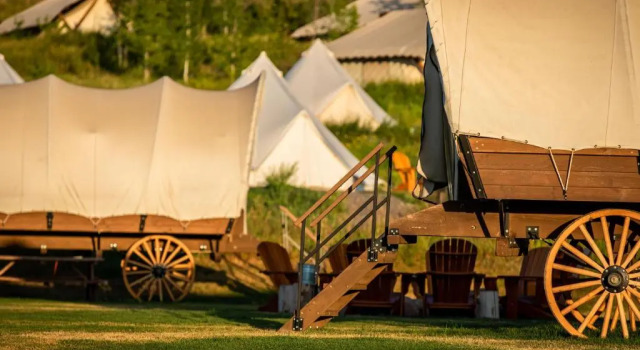 Standard Perhe huone Conestoga Ranch Glamping Resort