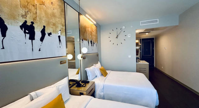 Четырёхместный номер Luxury Chez Hotel