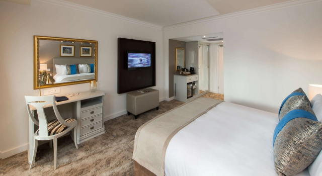 Семейный номер Standard Radisson Blu Le Vendome Hotel, Cape Town