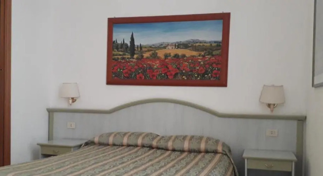 Gioia Guest House, Забронировать Отель «постель и завтрак» Отели Рима с парковкой, рядом с Piazza San Giovanni in Laterano, Парковка