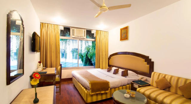 Hotel Deep Palace