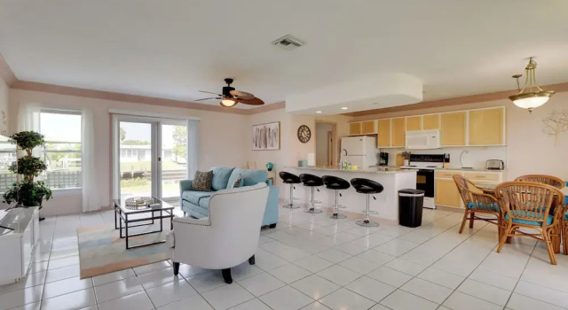 Коттедж Pet-friendly Port Charlotte Home w/ Canal Access!