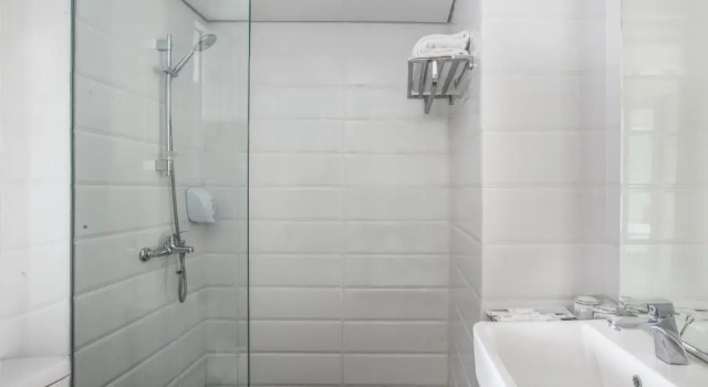 Номер Standard Up-Peak Hotel Simpang Lima Semarang Managed by InJourney Hospitality