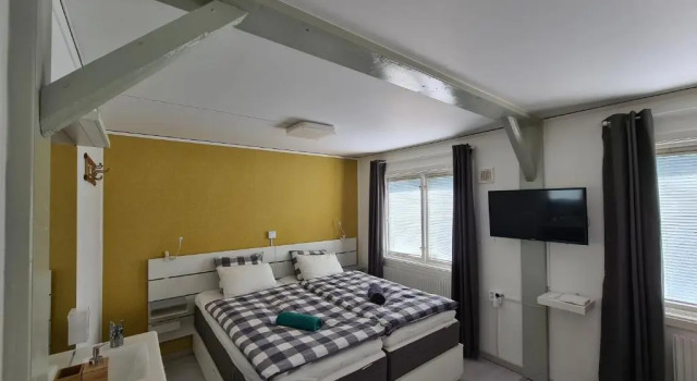 Den Sovande Älgen, Book Bed and Breakfast Hoteller i Markaryd med parkering, Parkering