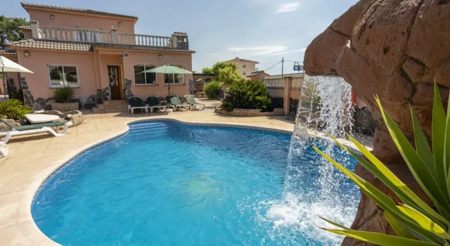 Коттедж Villa Near Beach & Wineries