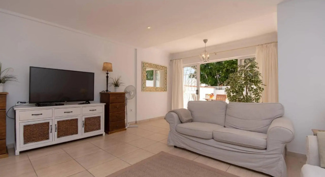 Fantastic 3 Bedroom Townhouse Golf Del Sur - The Palms Resort, Забронировать Курортный отель Отели Сан-Мигель-де-Абона с парковкой, рядом с Playa San Blas, Парковка