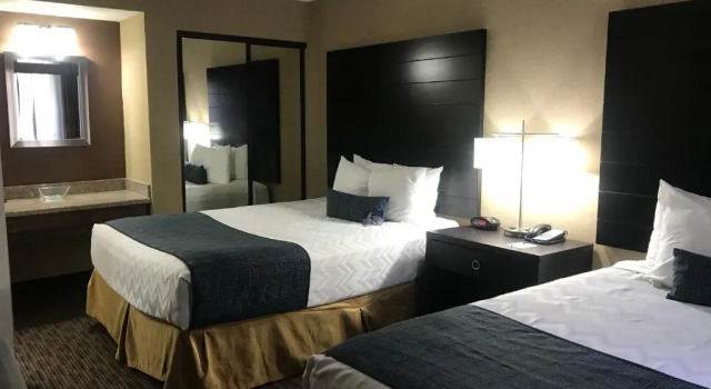 Четырёхместный люкс Best Western Yuma Mall Hotel & Suites