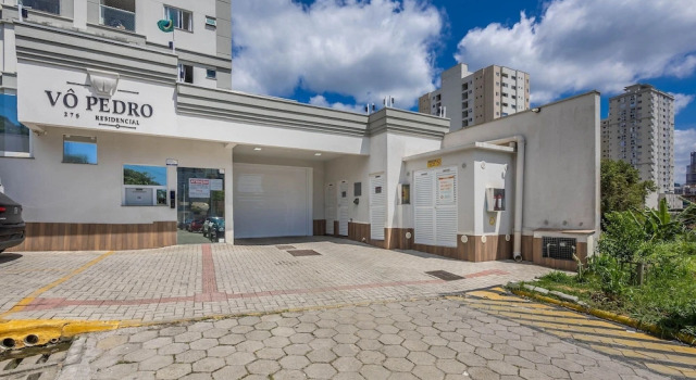 Apt w/ Barbecue Grill 750m From the Beach Evp0504, Забронировать Апартаменты/квартира Отели в центре Итапема, в центре