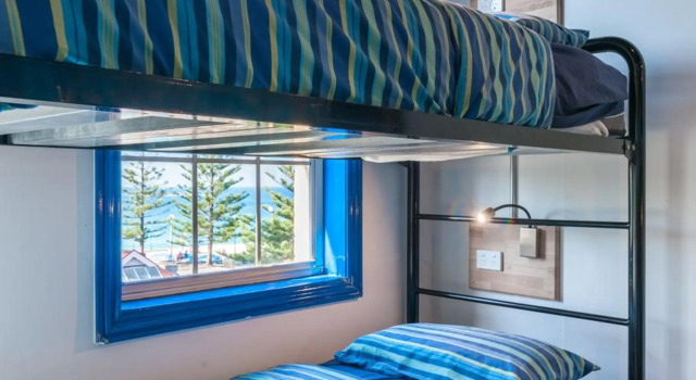 Кровать в общем номере Mad Monkey Hostel Coogee Beach