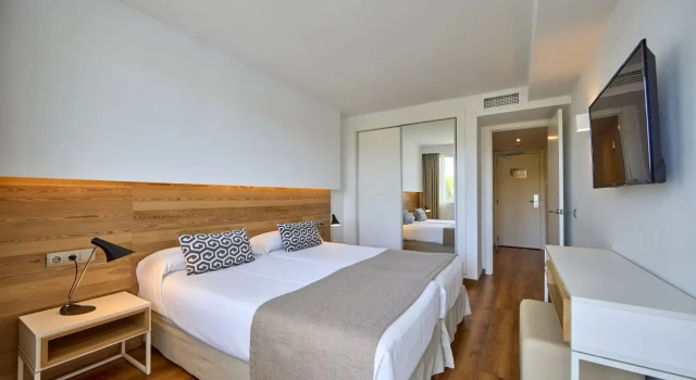 Апартаменты Comfort Aparthotel Ponent Mar