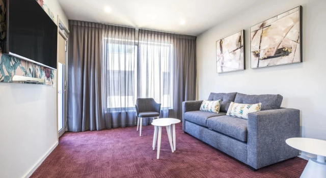 Четырёхместный семейный люкс с видом на озеро Nightelier Carrum Downs Sands Hotel