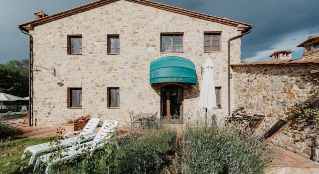 Borghetto Poggio Bianco - Antico casale, Buchen Sie Ferienhaus Hotels in Elsa-Tal mit Parkplatz, Parkplätze