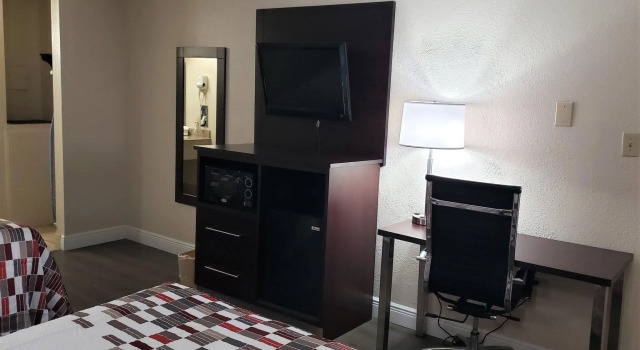 Четырёхместный номер Deluxe Red Roof Inn Kenner – New Orleans Airport NE