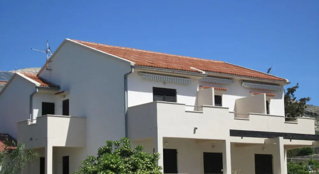 Seaview Apartment in Dalmatia With Balcony, Rezerwuj Apartament Pag 