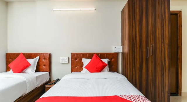 Oyo 26559 Renuka Hotels