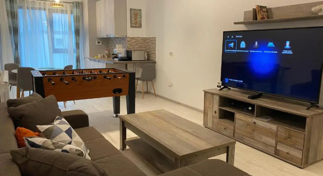 Free Spirit Apartment - Oneiro Beach la 50m, Varaa Huoneisto Hotellit Mamaia-Sat pysäköinnillä, Pysäköinti
